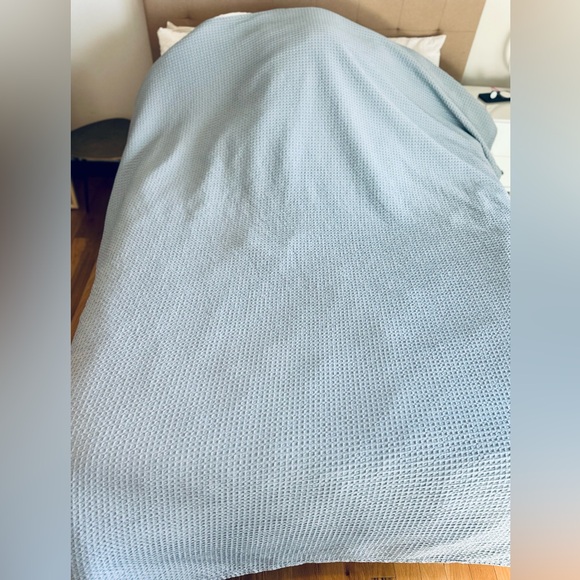 QUEEN Elegant Blue/Gray 100% polyester Waffle Blanket - Picture 3 of 6